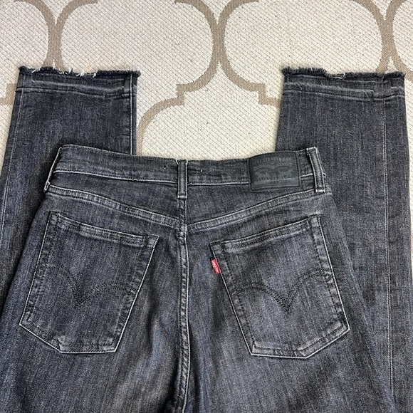 Levi's Premium WEDGIE STRAIGHT FIT WOMEN'S JEANS raw hems button fly - Picture 3 of 17